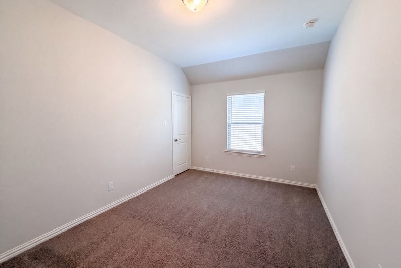 Photo 17 of 22 of 1448 Martingale Ln, Forney, TX