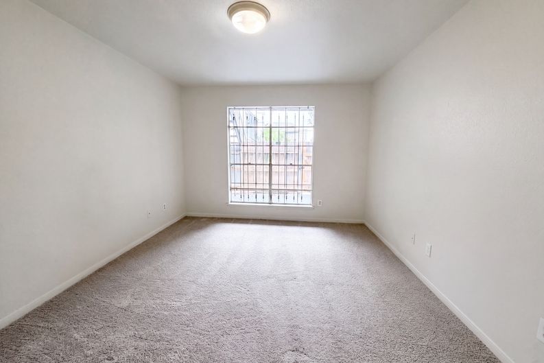 Photo 15 of 16 of 6606 De Moss Dr, Houston, TX