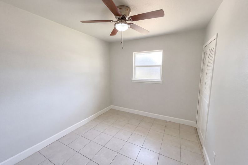 Photo 4 of 18 of 7303 Havenbrook Dr, San Antonio, TX