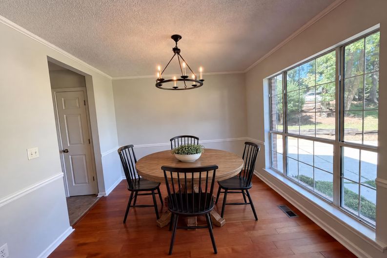 Photo 9 of 28 of 320 Hunters Ridge Dr, Lexington, SC