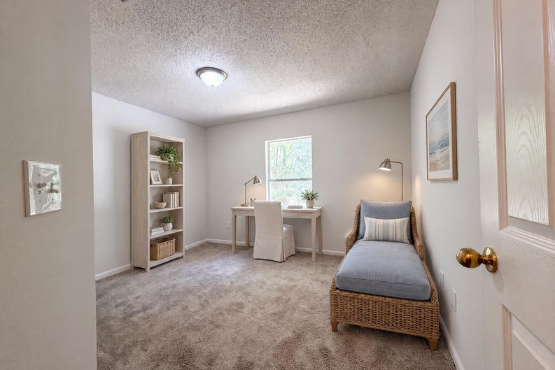 Photo 14 of 23 of 8436 Staplehurst Dr W, Jacksonville, FL