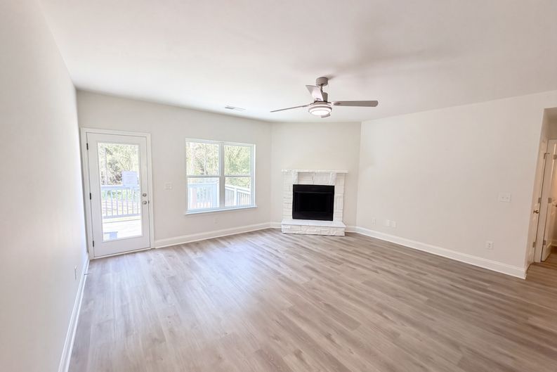 Photo 3 of 20 of 249 Clearwater Dr, Monroe, GA