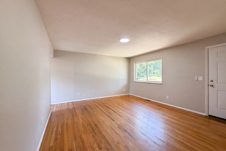 Photo 9 of 21 of 9707 Wescott Rd, Cincinnati, OH