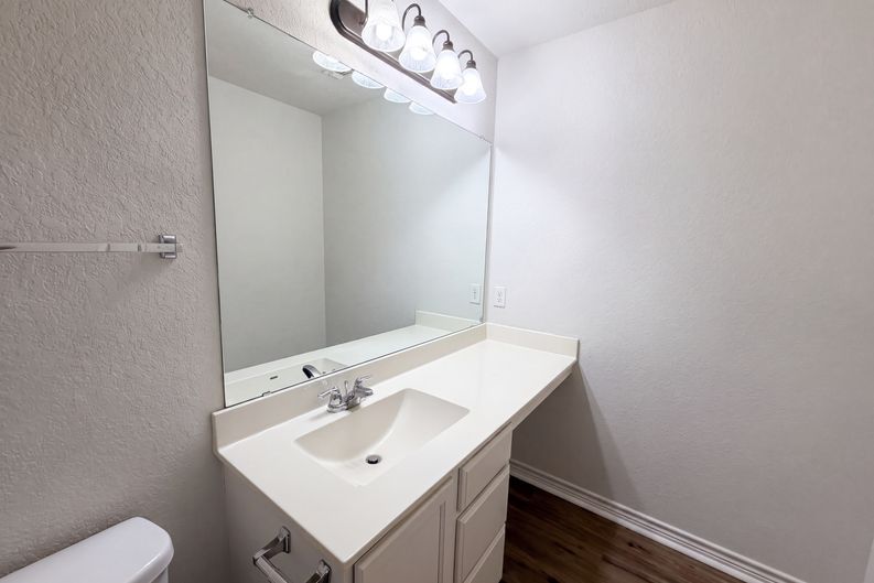 Photo 17 of 21 of 2100 Brandywine Dr, New Braunfels, TX