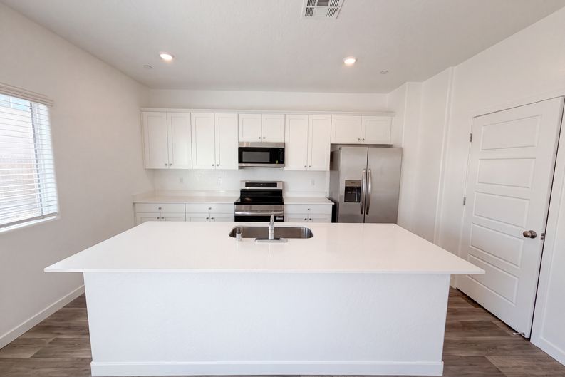 Photo 8 of 17 of 4496 Bellaire Ave, Clovis, CA
