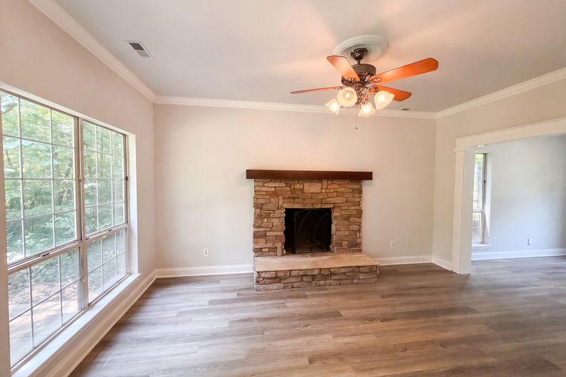 Photo 14 of 18 of 1604 Rocky Glen Ln, Charlotte, NC