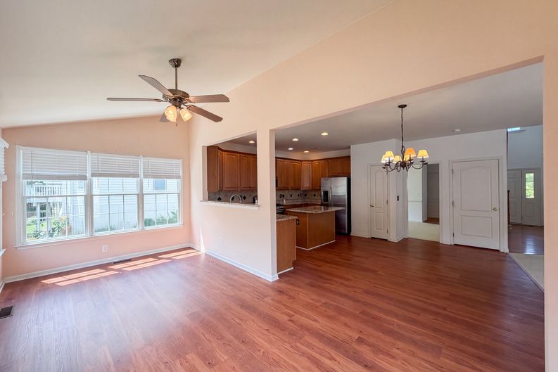 Photo 10 of 43 of 15559 Brown Deer Ct, Haymarket, VA