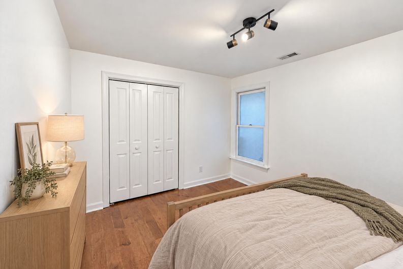 Photo 10 of 16 of 329 Glen Echo Ln, Cary, NC