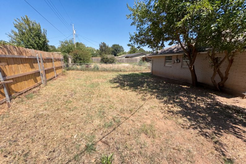Photo 20 of 21 of 7629 NW 14th St, Oklahoma City, OK