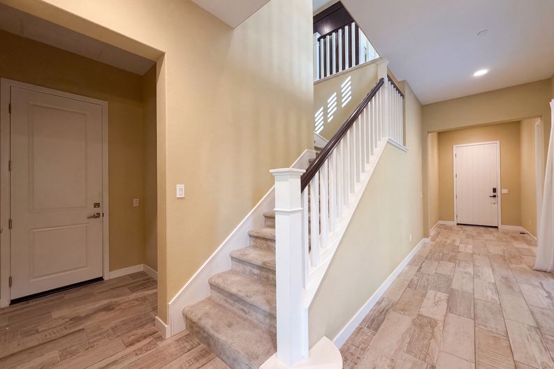 Photo 6 of 37 of 627 E Orange Blossom Way, Azusa, CA