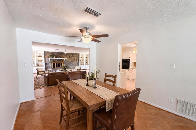 Photo 11 of 26 of 3010 Hatton St, Sarasota, FL