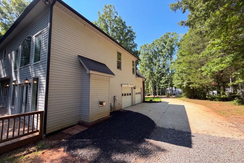Photo 29 of 33 of 10124 Windtree Ln, Charlotte, NC
