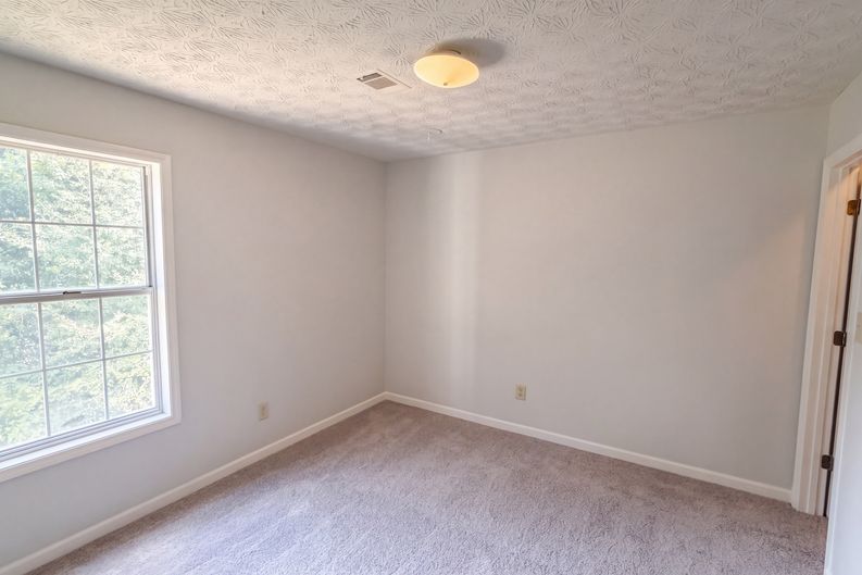 Photo 22 of 30 of 4050 Paloverde Dr NW, Kennesaw, GA