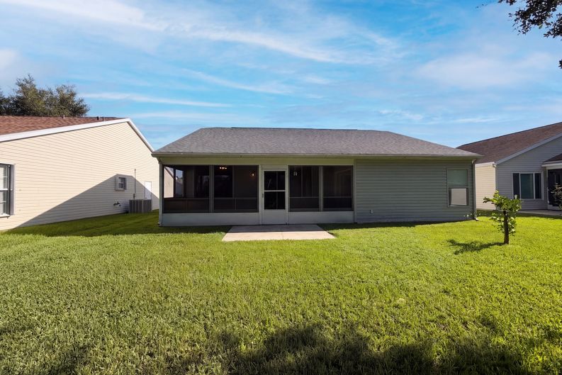 Photo 5 of 25 of 5414 Astor St, Leesburg, FL