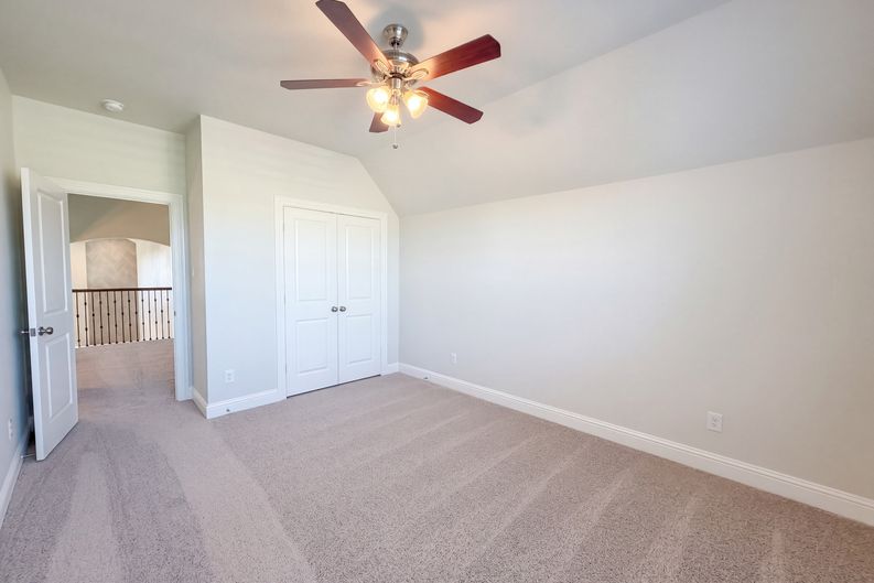 Photo 11 of 45 of 1505 Hudson Dr, Ennis, TX