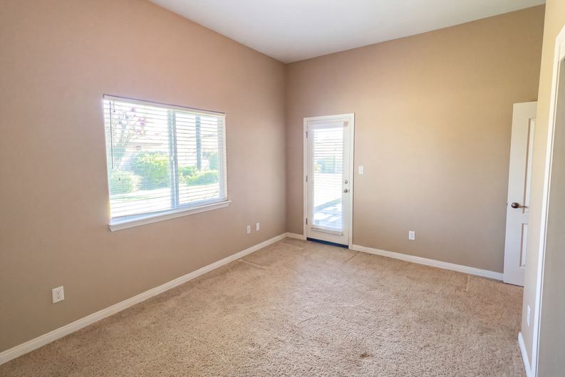 Photo 16 of 35 of 11904 Kenseth St, Bakersfield, CA