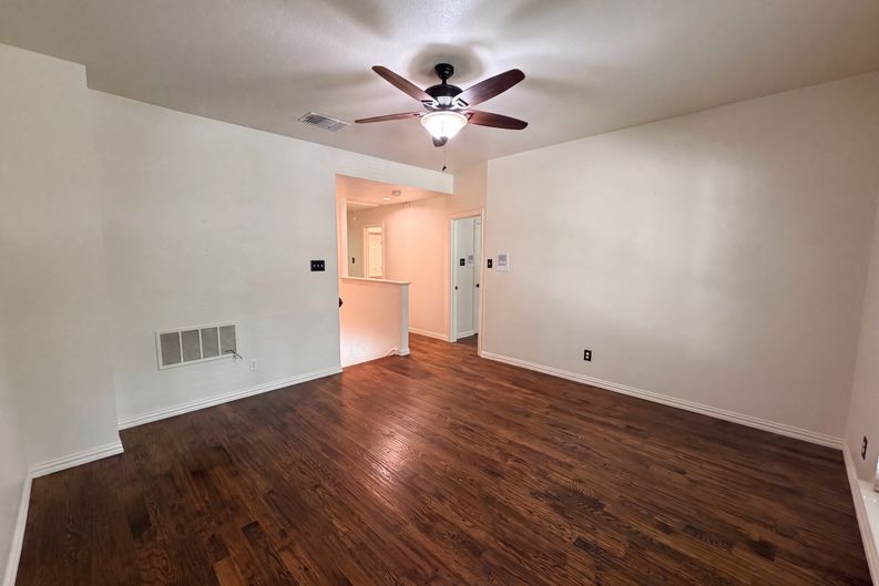 Photo 15 of 38 of 4606 Mill Wood Dr, Colleyville, TX