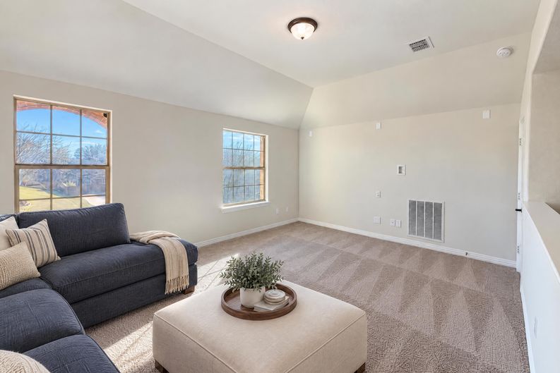 Photo 16 of 28 of 6715 Winding Valley Trl, Rowlett, TX
