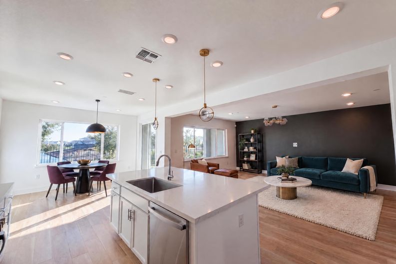 Photo 11 of 28 of 2743 Irish Meadow Way, Lathrop, CA