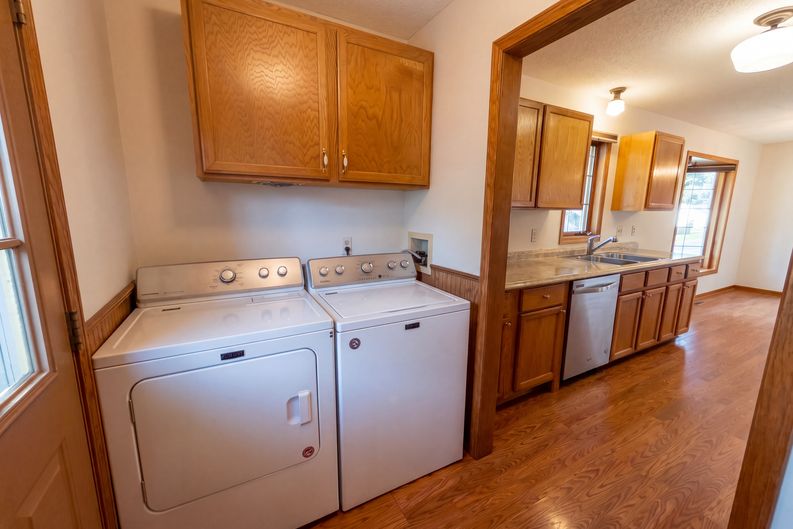 Photo 9 of 19 of 441 S Elm St, Waconia, MN
