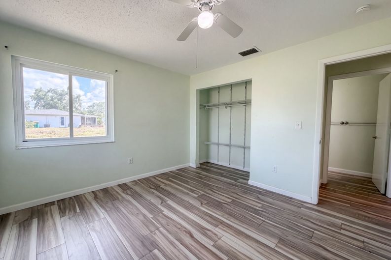 Photo 14 of 26 of 3260 Pinetree St, Port Charlotte, FL