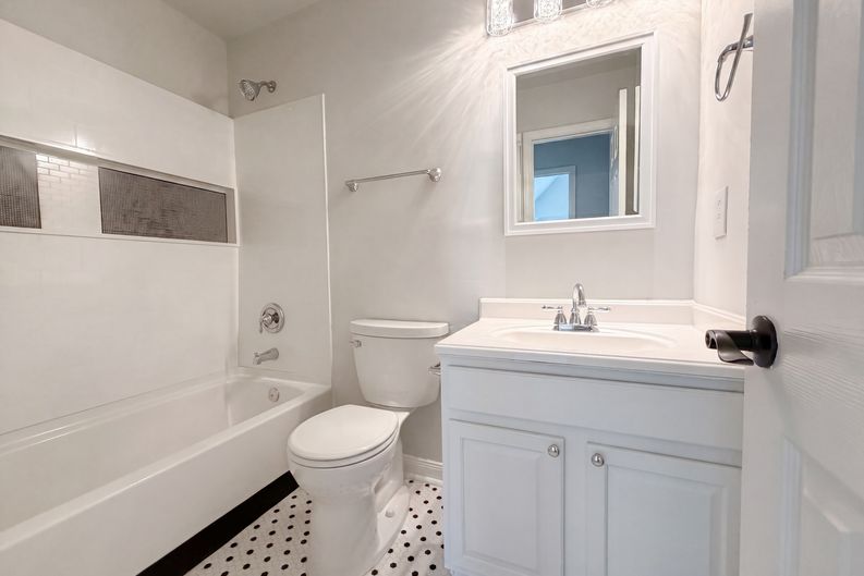 Photo 19 of 23 of 4024 Fifendrum Ln, Charlotte, NC