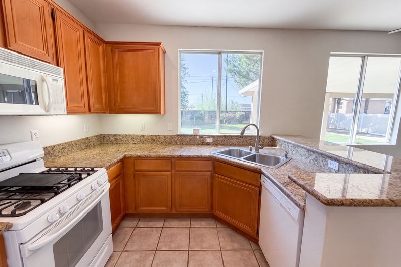 Photo 13 of 26 of 33825 Glenoaks Dr, Yucaipa, CA