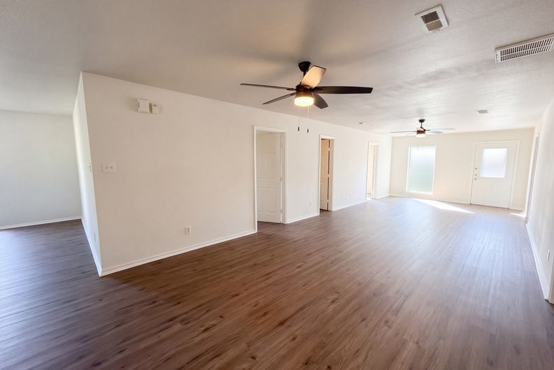 Photo 10 of 29 of 1710 Cumberland Dr, Garland, TX