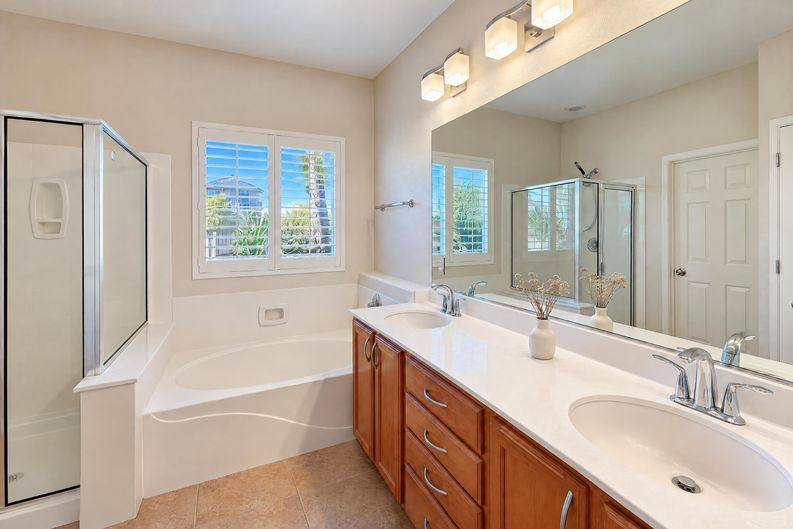 Photo 10 of 23 of 2825 Lochbroom Way, Henderson, NV