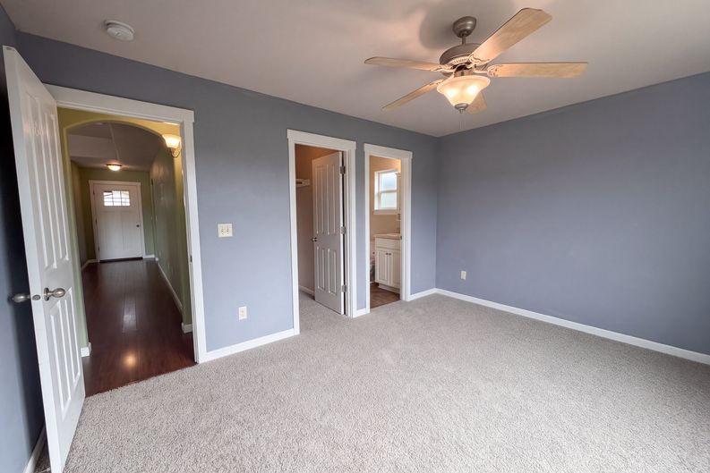 Photo 4 of 14 of 1615 SE Jonathan Ave, Dallas, OR