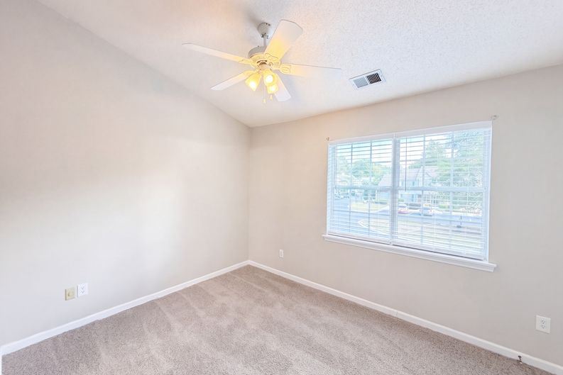 Photo 10 of 16 of 12605 Tucker Crossing Ln, Charlotte, NC