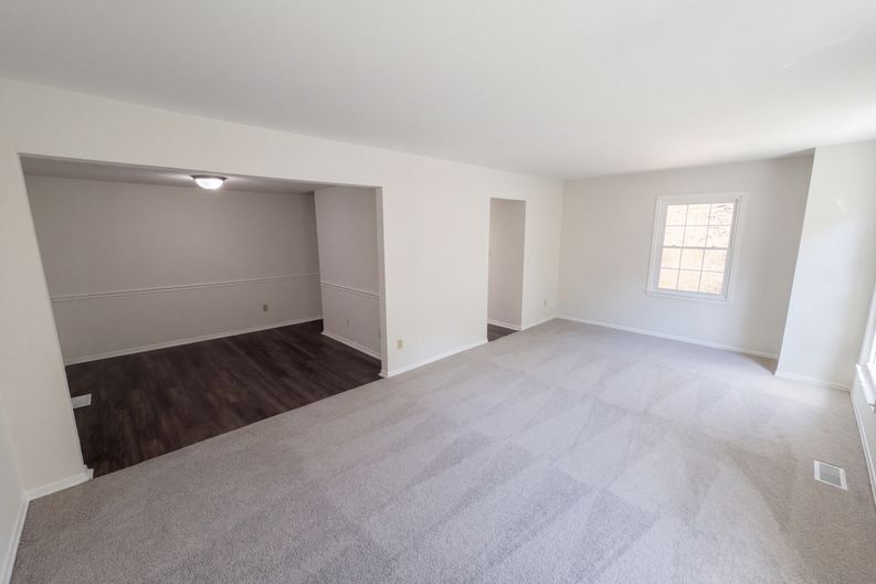 Photo 3 of 17 of 1810 Sabrina Ct, Charlotte, NC