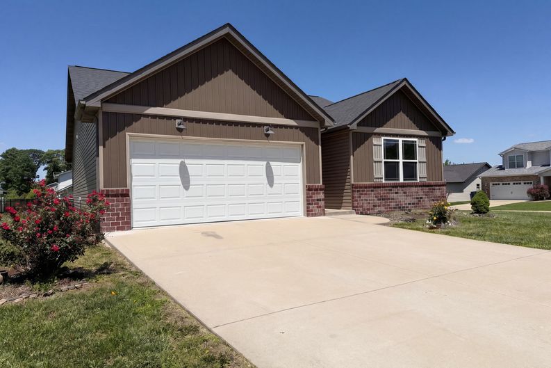 Photo 19 of 22 of 7932 Laurel Flats Dr, Caseyville, IL