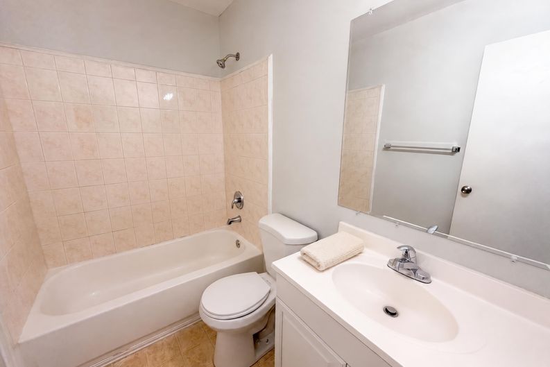 Photo 6 of 17 of 7816 Foxwood Dr, Raleigh, NC