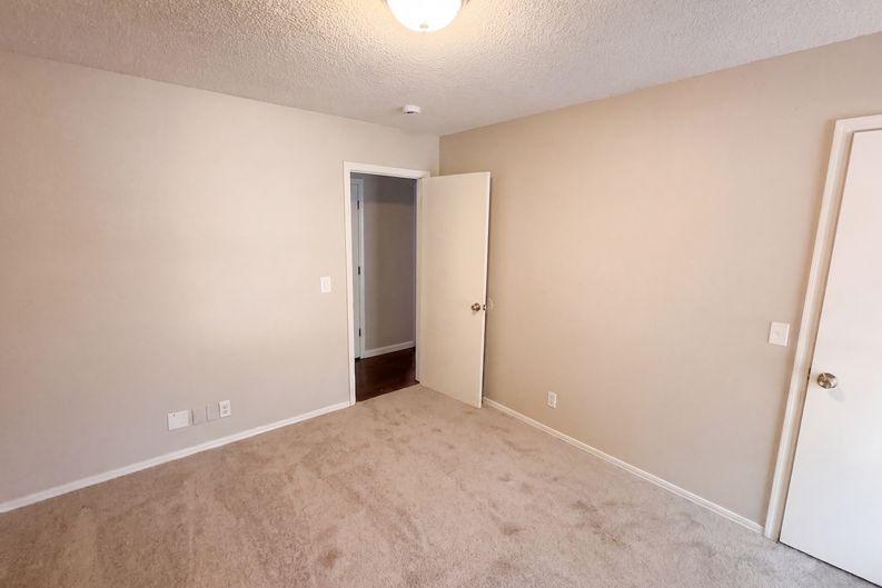 Photo 8 of 21 of 1409 S Walnut Ave, Broken Arrow, OK