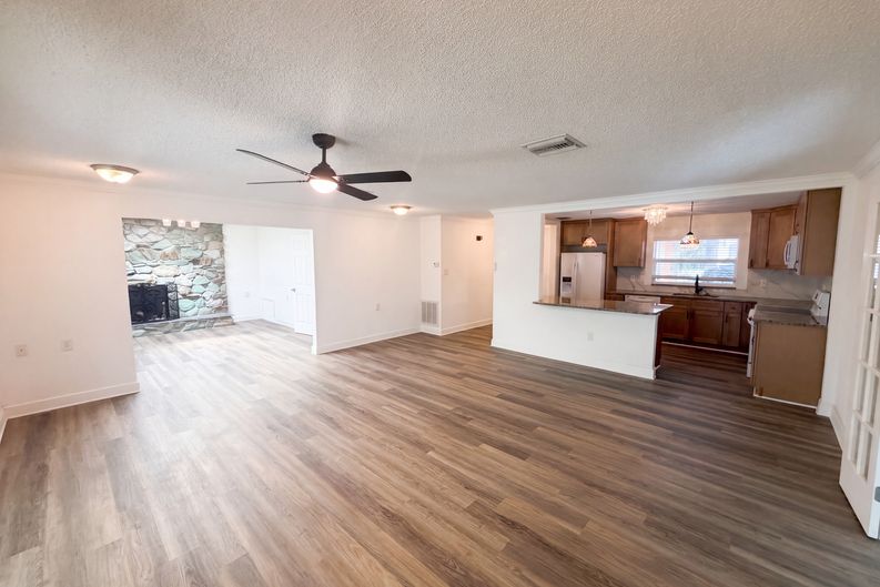 Photo 8 of 26 of 5122 Bay Blvd, Port Richey, FL