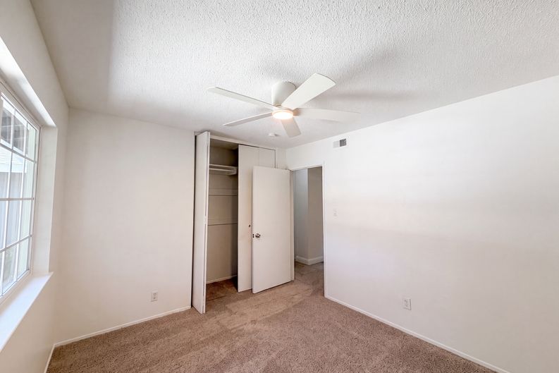 Photo 18 of 41 of 7007 Ursa Pkwy, Sacramento, CA