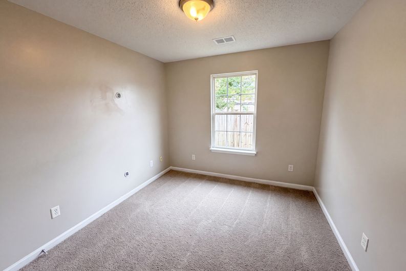 Photo 10 of 16 of 237 Arthurdale Dr, West Columbia, SC