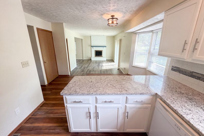 Photo 8 of 38 of 5357 Carina Ct, Hilliard, OH