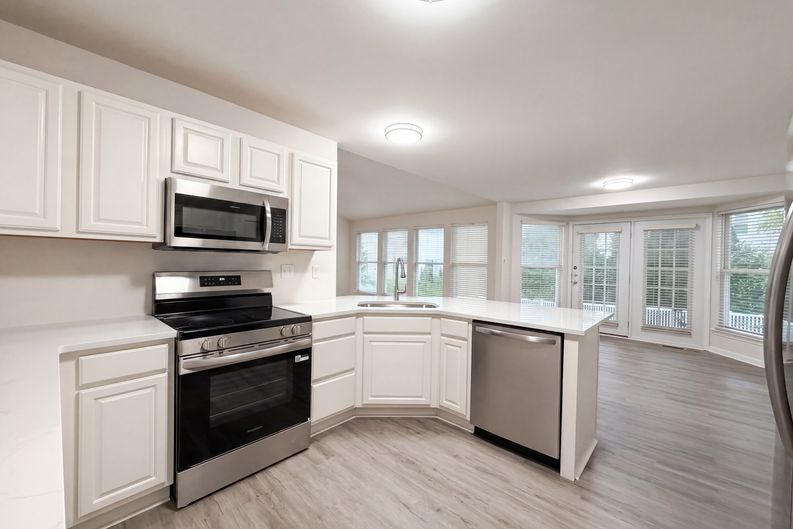 Photo 10 of 26 of 2212 Harborside Dr, DARDENNE PRAIRIE, MO