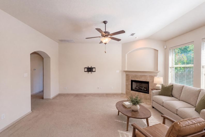 Photo 3 of 29 of 8152 Black Sumac Dr, Fort Worth, TX