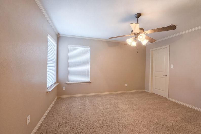 Photo 12 of 20 of 5107 Chesterfield Pl, Arlington, TX