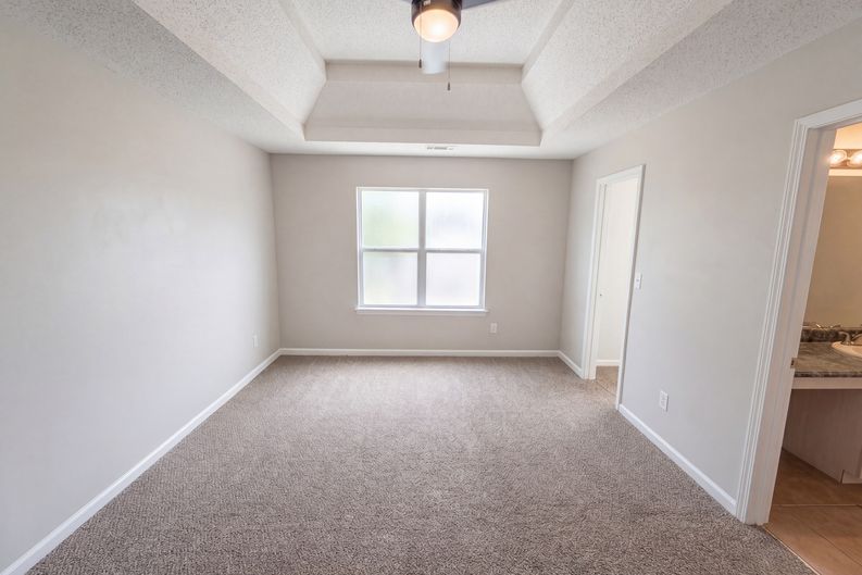Photo 4 of 26 of 3045 Stonebridge Creek Dr, Lithonia, GA