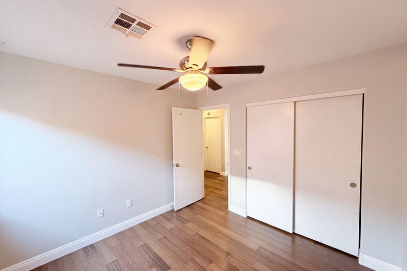 Photo 19 of 39 of 8032 Tailwind Ave, Las Vegas, NV
