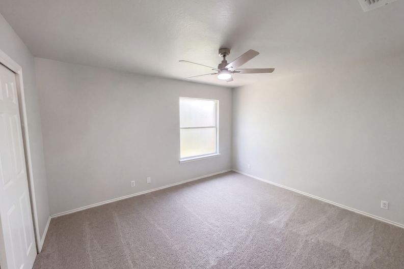 Photo 8 of 24 of 10155 Cedarcliff, San Antonio, TX