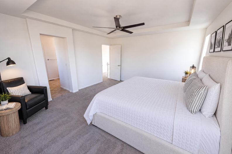Photo 4 of 31 of 10253 Uravan St, Commerce City, CO