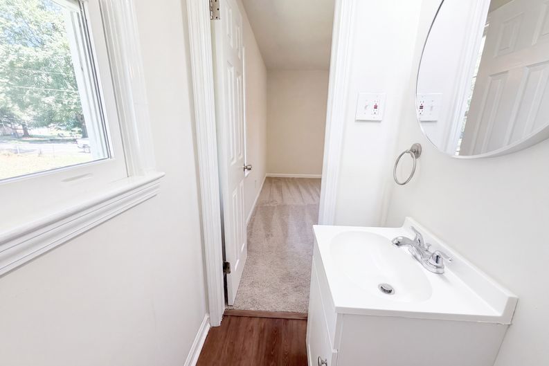 Photo 12 of 17 of 467 Oak Way, Lawrenceville, GA