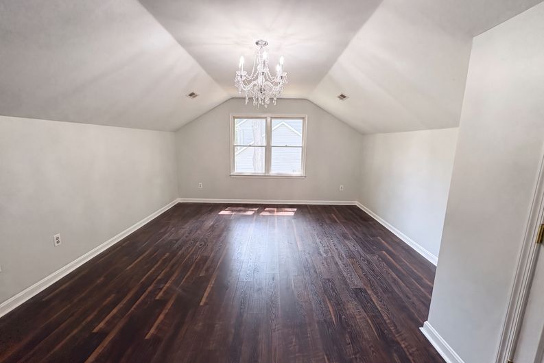 Photo 10 of 27 of 6401 Forest Grove Dr, Fredericksburg, VA