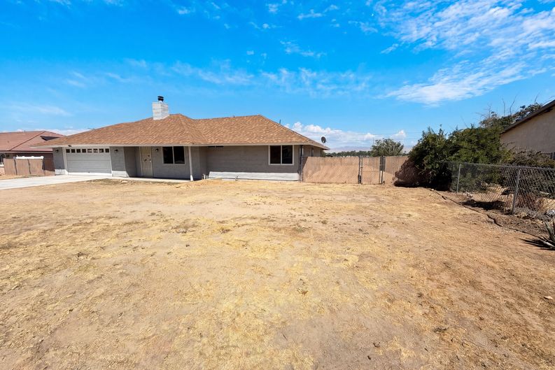 Photo 23 of 25 of 13191 El Rio Rd, Victorville, CA