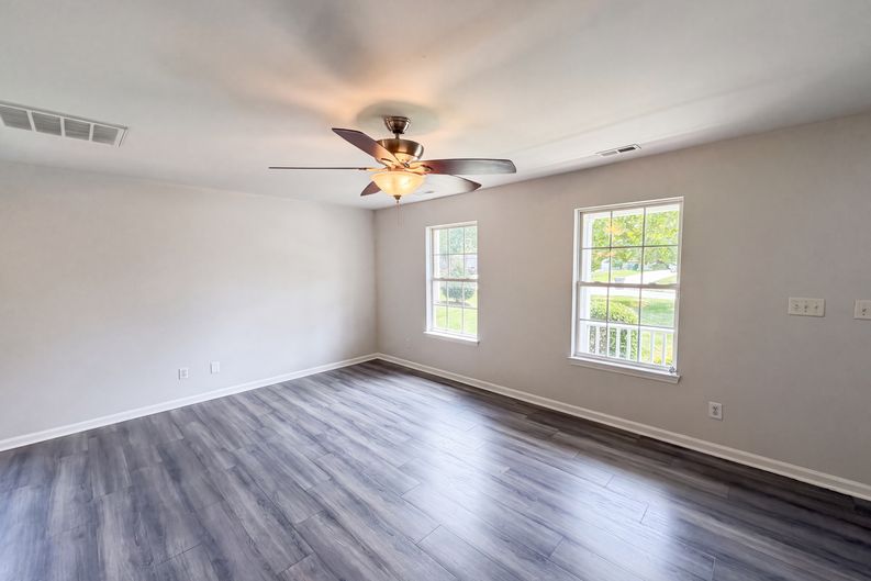 Photo 16 of 21 of 11220 Northwoods Forest Dr, Charlotte, NC